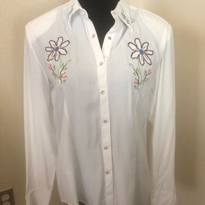 Women’s Western Desert Diva embroidered Pearl snap long sleeved shirt Medium